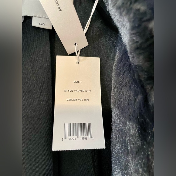 VINCE Faux Fur Bomber Zip Jacket 🖤 - Picture 8 of 10